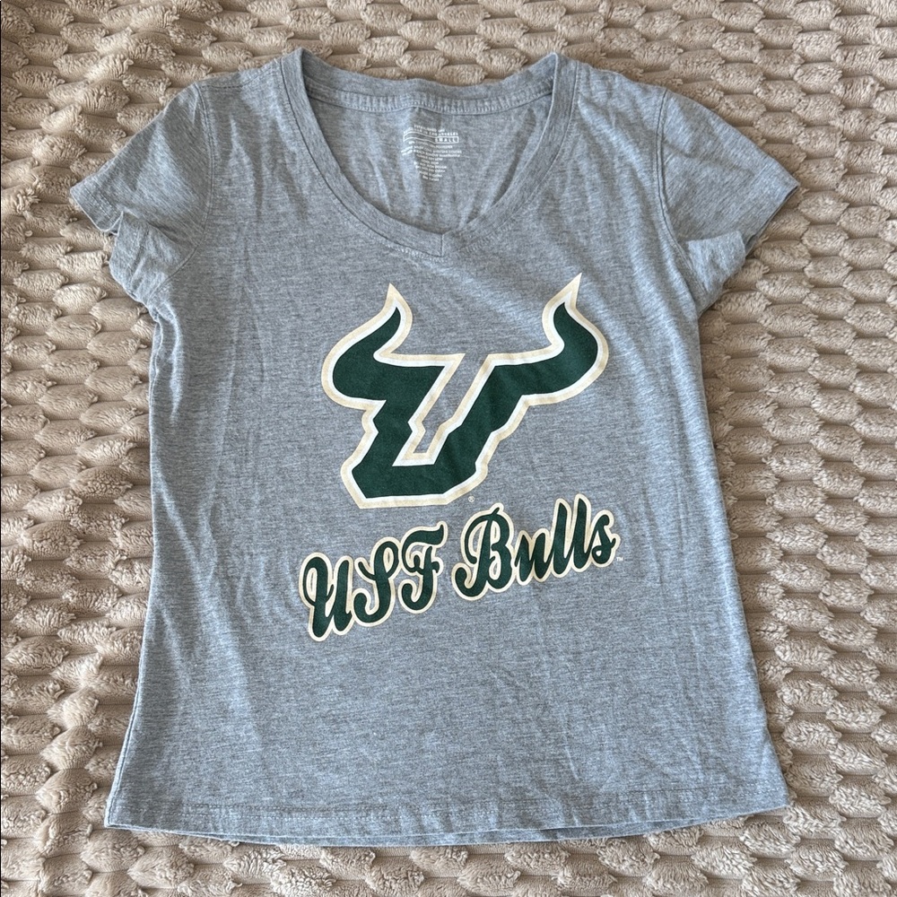 USF Bulls Women’s Gray V neck T-Shirt size small